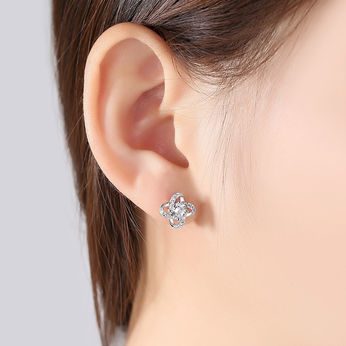 Sterling Silver Stud Earrings Wholesale 3A Zircon Hot Sale Four-leaf Clover Fashion Earrings
