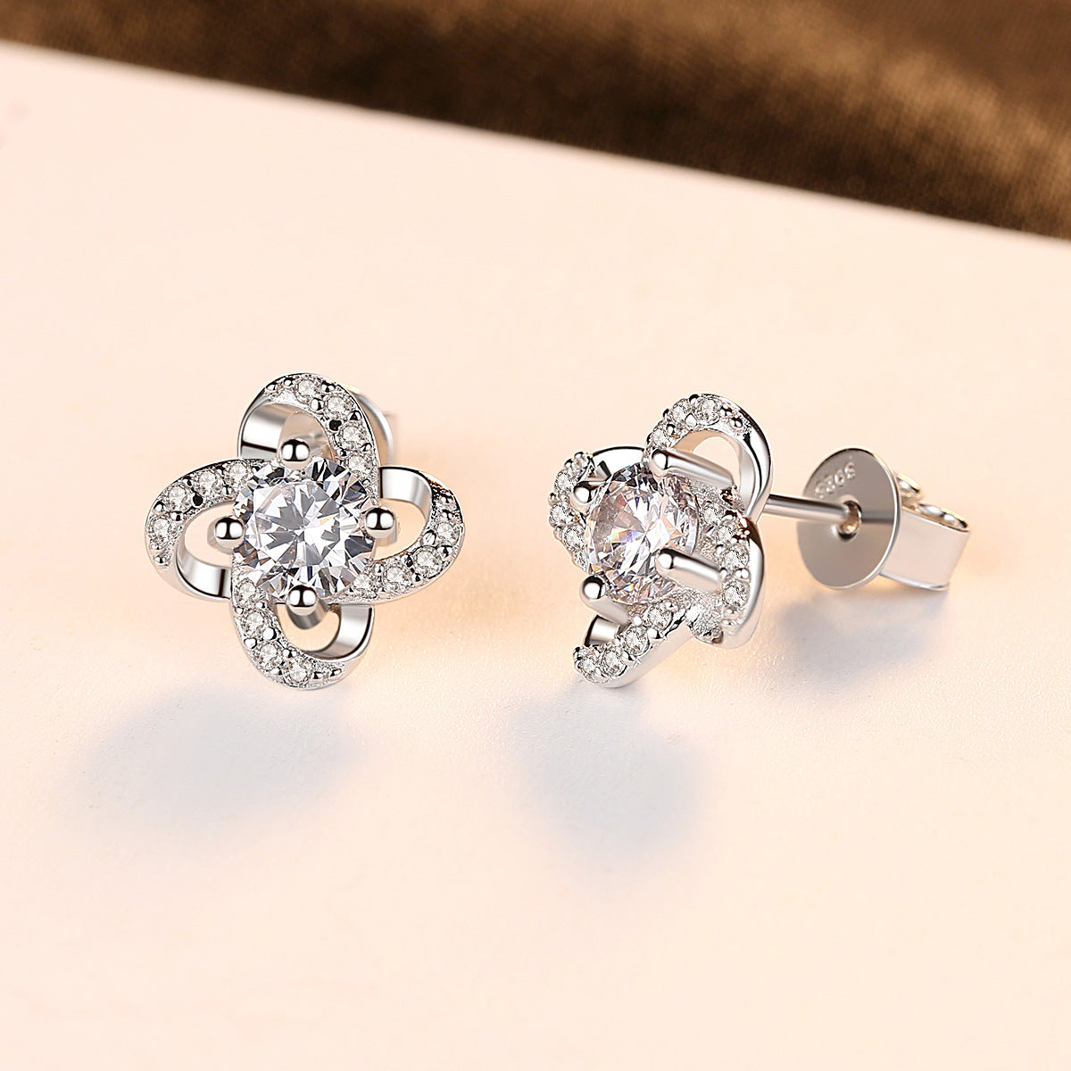 Sterling Silver Stud Earrings Wholesale 3A Zircon Hot Sale Four-leaf Clover Fashion Earrings