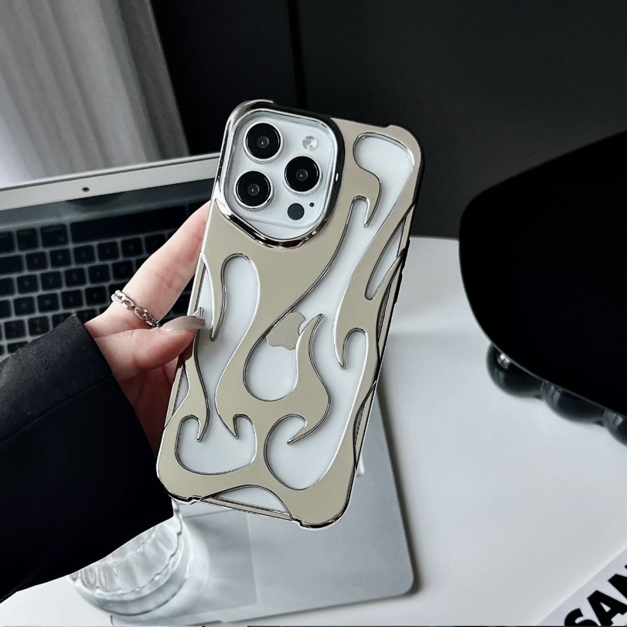iPhone Electroplating Hollow Heat Dissipation Phone Case Flame Pattern High-grade Soft Shell